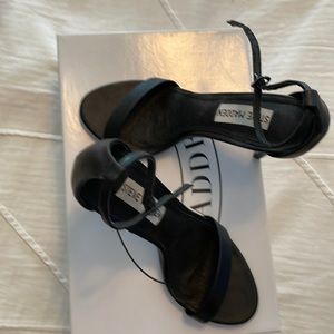 Steve Madden Stecy heel in black size 6